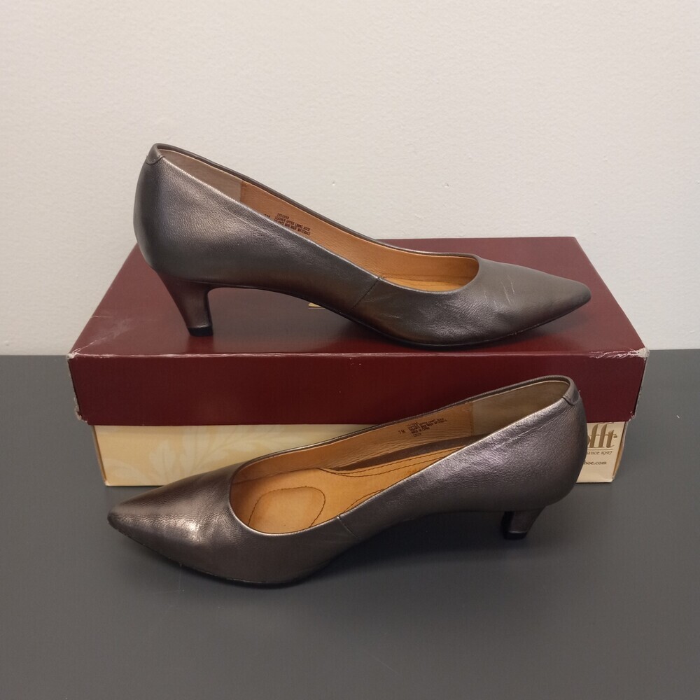 Sofft Size 7 M ALTESSA Anthracite Leather Pumps Heels